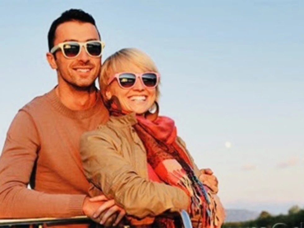 travel program image