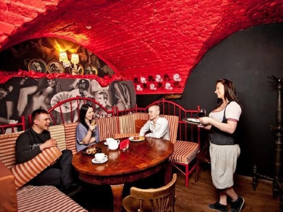 travel program image