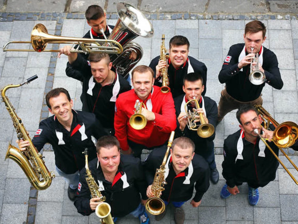 travel program image