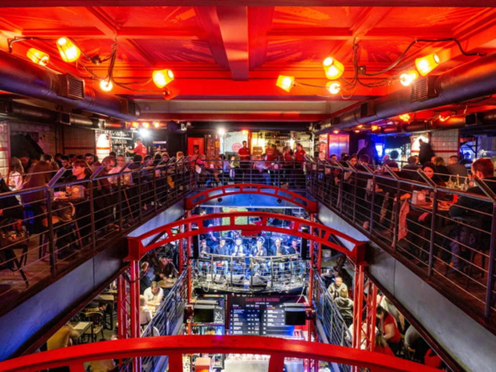 travel program image