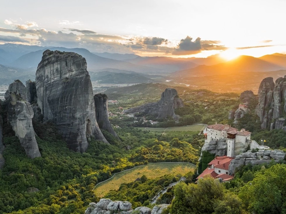 travel program image