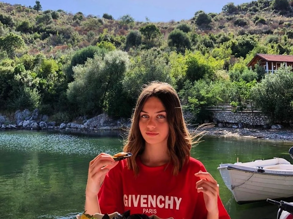 travel program image
