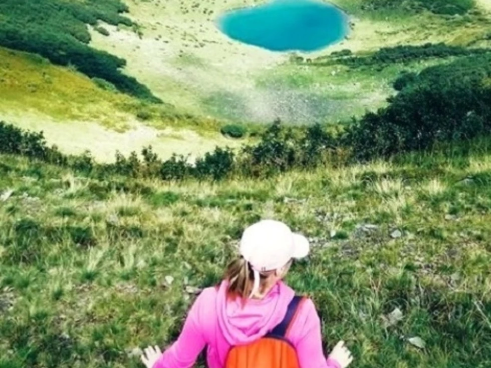 travel program image