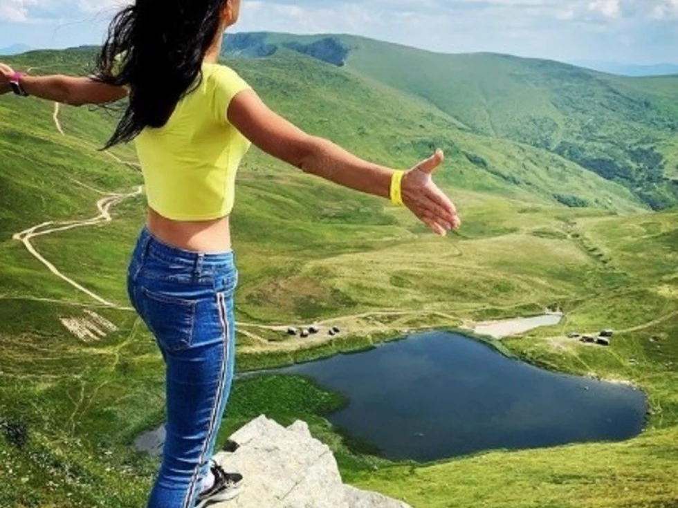 travel program image