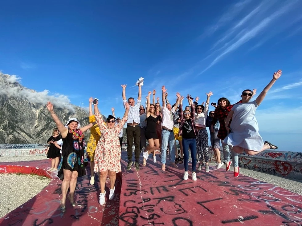 travel program image