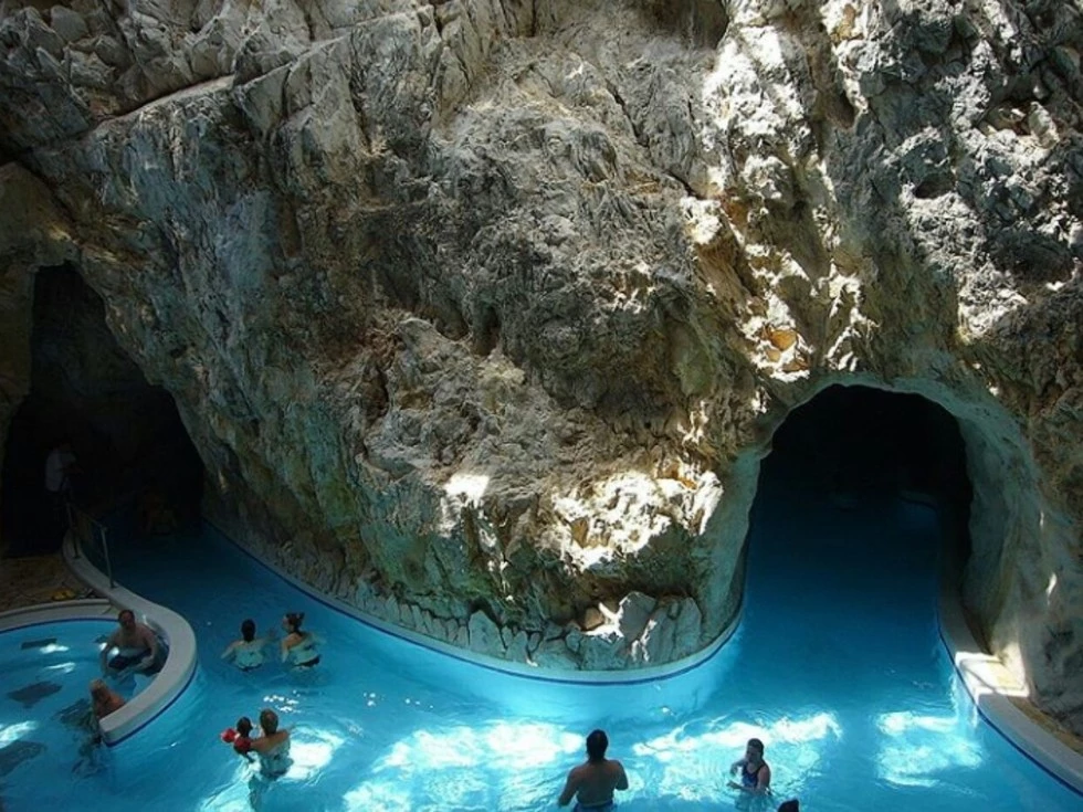 travel program image
