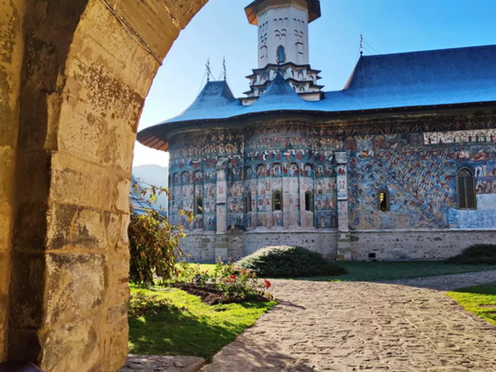 travel program image