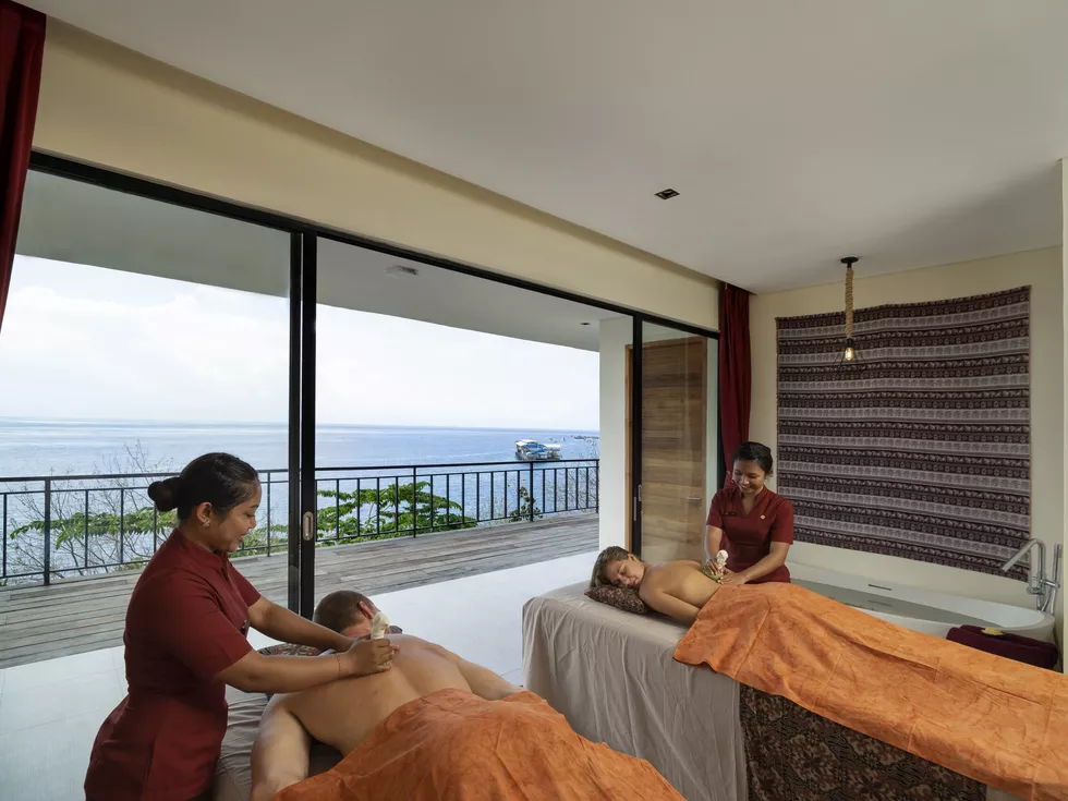 travel program image