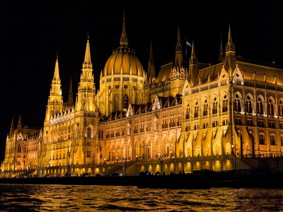 travel program image